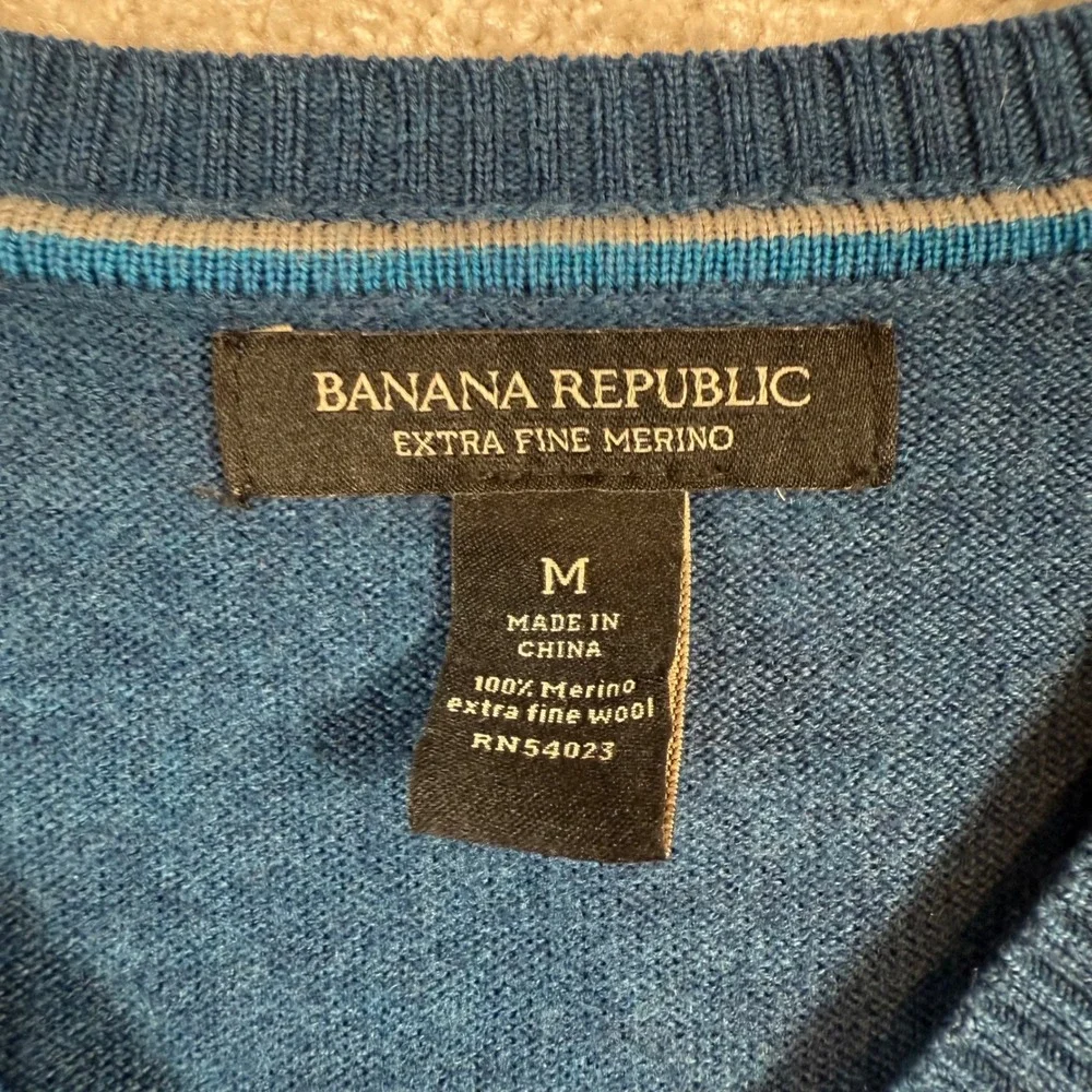Banana‎ Republic Extra Fine Merino V Neck Sweater Men's Medium Blue